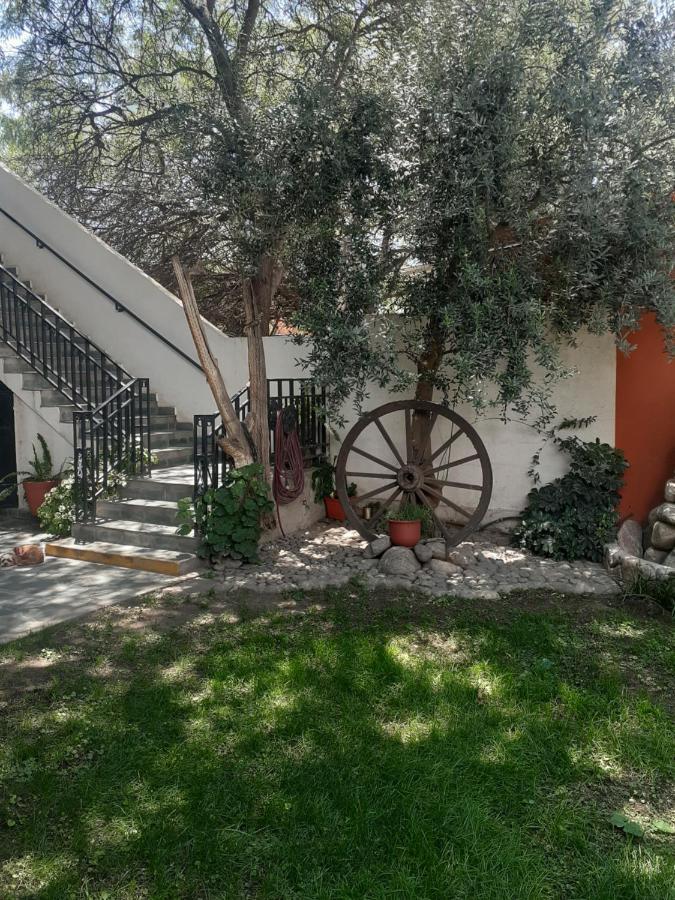 Hostal Candelaria Cafayate Zewnętrze zdjęcie